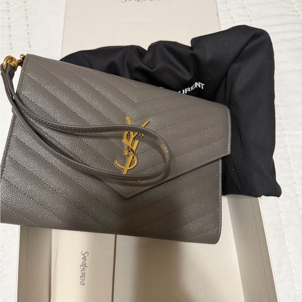 Saint Laurent CASSANDRE MATELASSÉ FLAP POUCH